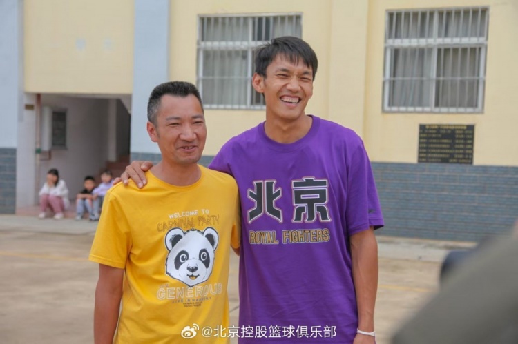 那一封信的故事還在延續(xù) 矣進(jìn)宏母校的師生們來到北京了！
