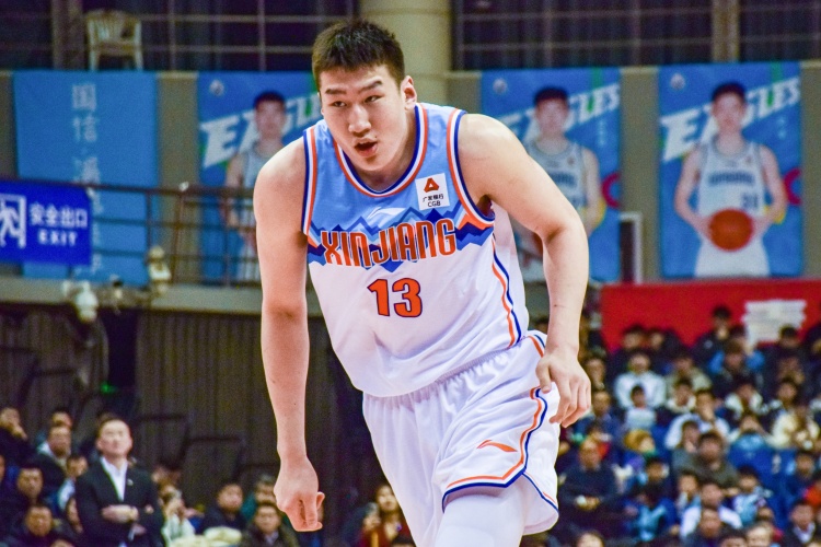 高效輸出！李炎哲半場(chǎng)7中5拿到12分2板1助1斷2帽