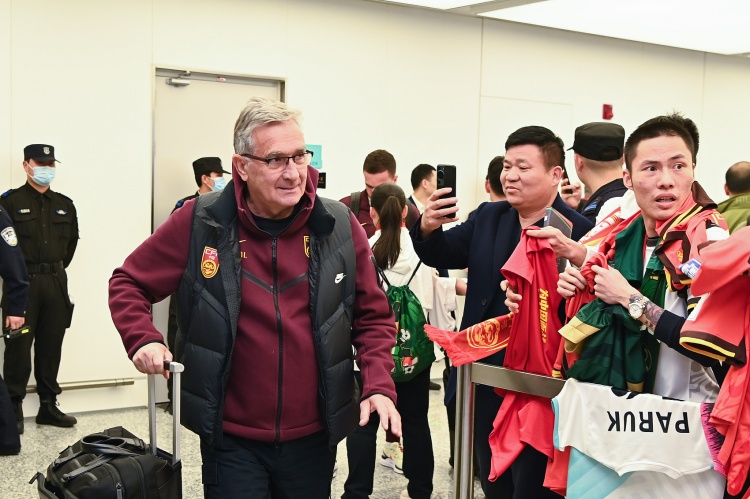 蘇媒：國足仍有爭第二希望，但真的不能再“守”下去了